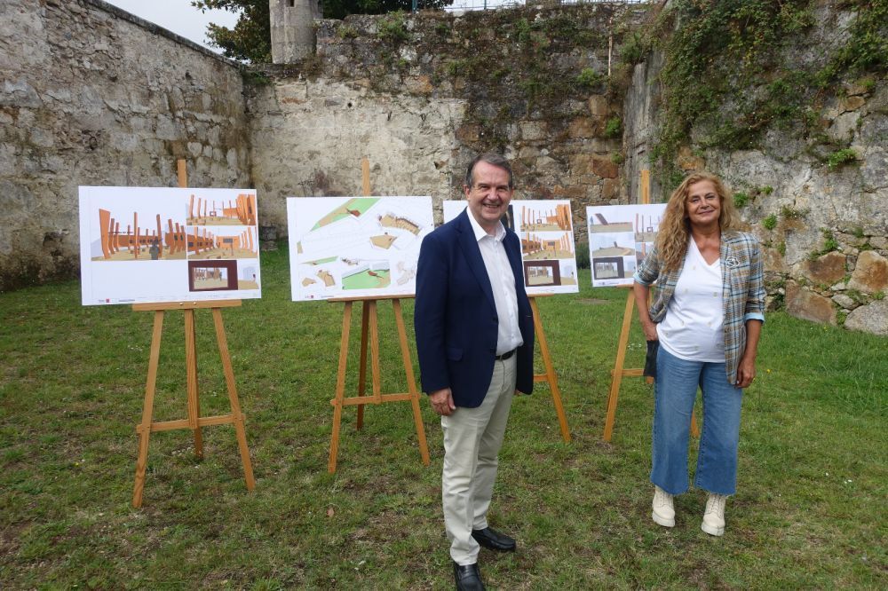 O alcalde e Carmela Silva na presentación do proxecto das galerías en febreiro de 2022