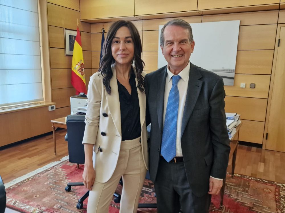 Arquivo: o alcalde xunto a Isabel Pardo de Vera nunha xuntanza en Madrid