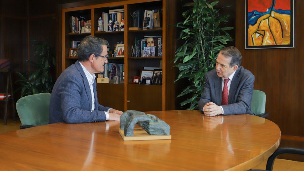 Reunión de Abel Caballero e Antonio Corredoira