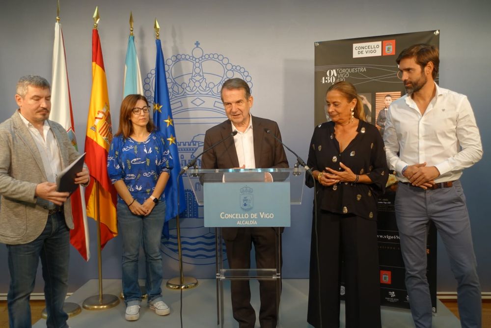 Abel Caballero con Carmela Silva, Gorka Gómez y María Alonso