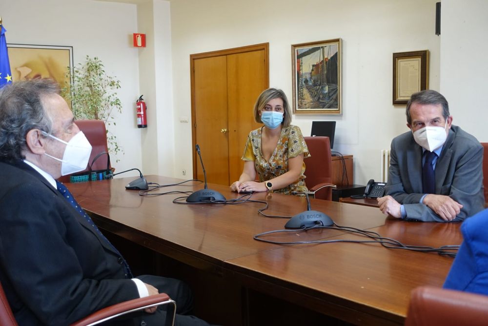 Abel Caballero e Ricardo Alfonsín durante o encontro no Concello de Vigo