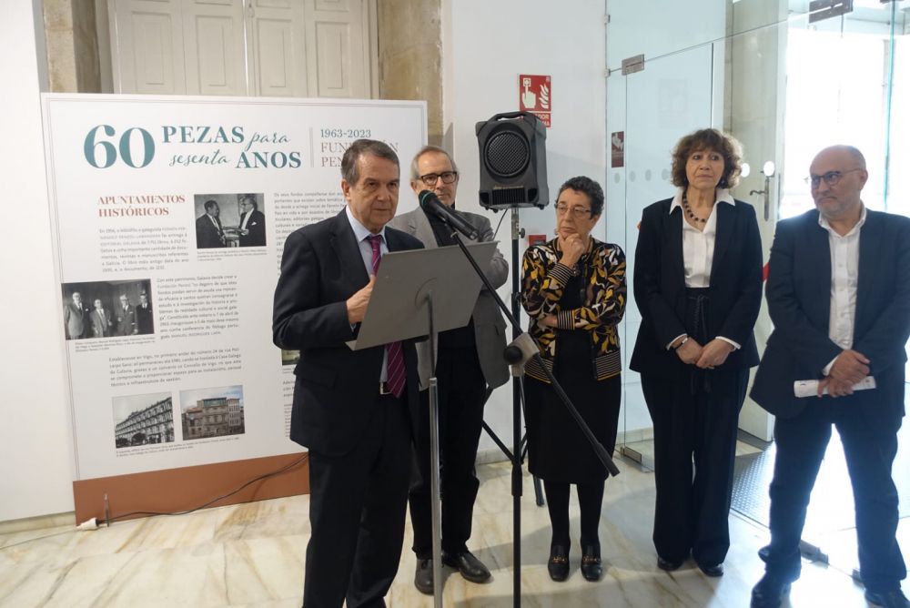 O alcalde intervén na apertura da exposición na Casa Galega da Cultura