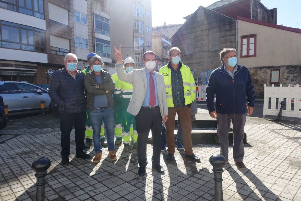 Abel Caballero durante a visita ao inicio das obras da segundo fase da rúa Colombia