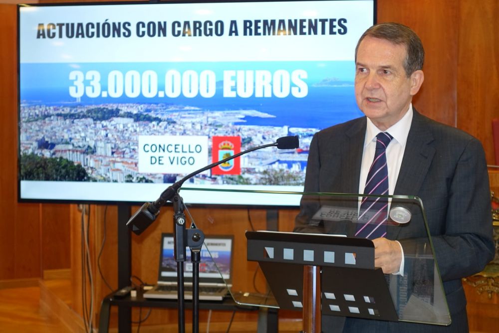 O alcalde presenta os proxectos de investimento dos remanentes