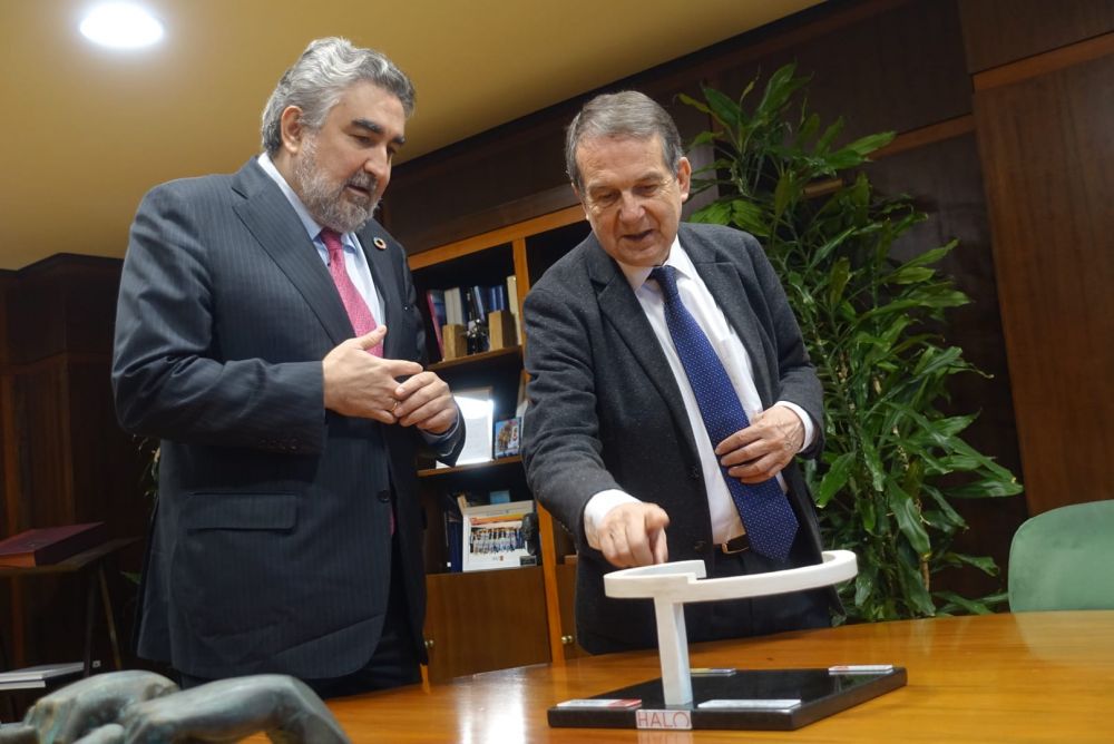 Abel Caballero e José Manuel ROdríguez Uribes este mércores en Vigo