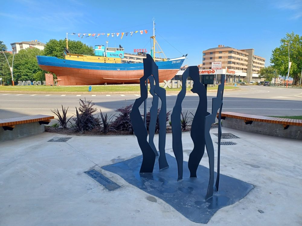 Imaxe da escultura "O mar habitado"
