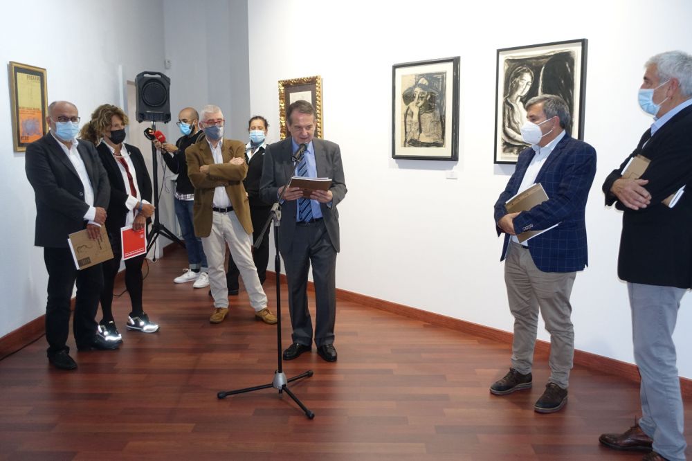 O rexedor intervén no acto de inauguración da mostra na Casa das Artes