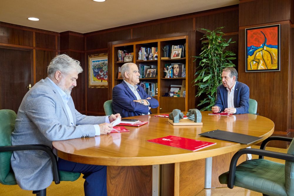 Momento da reunión deste venres