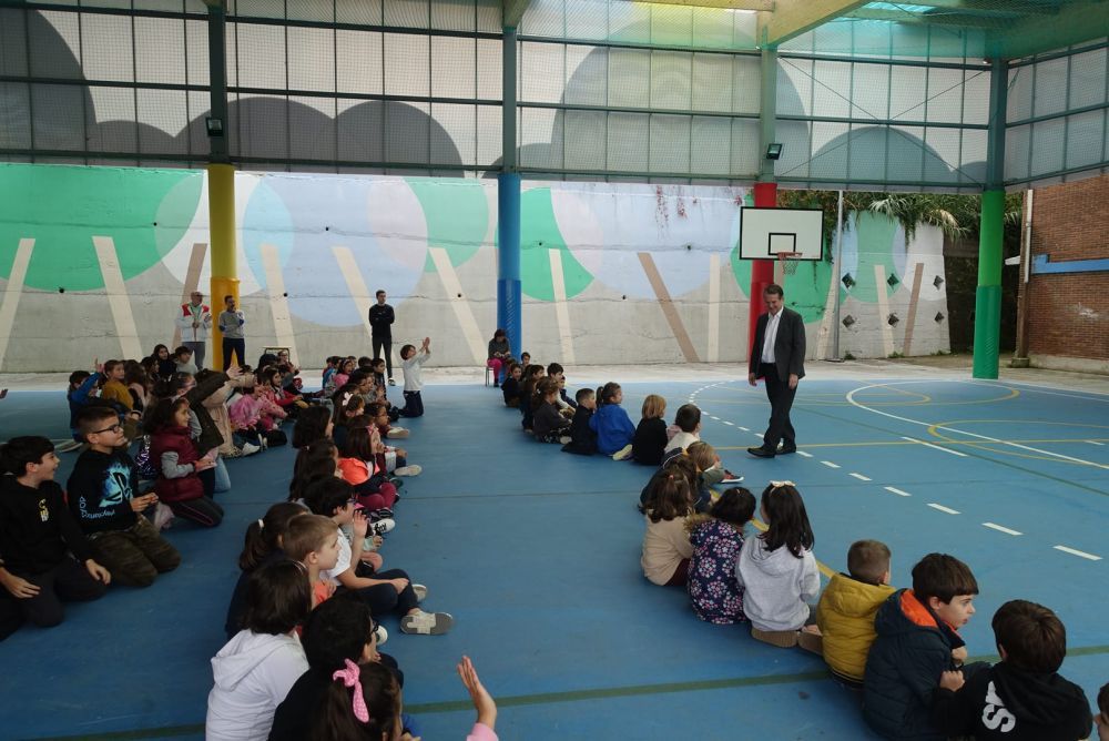 Visita de arquivo ao centro educativo.